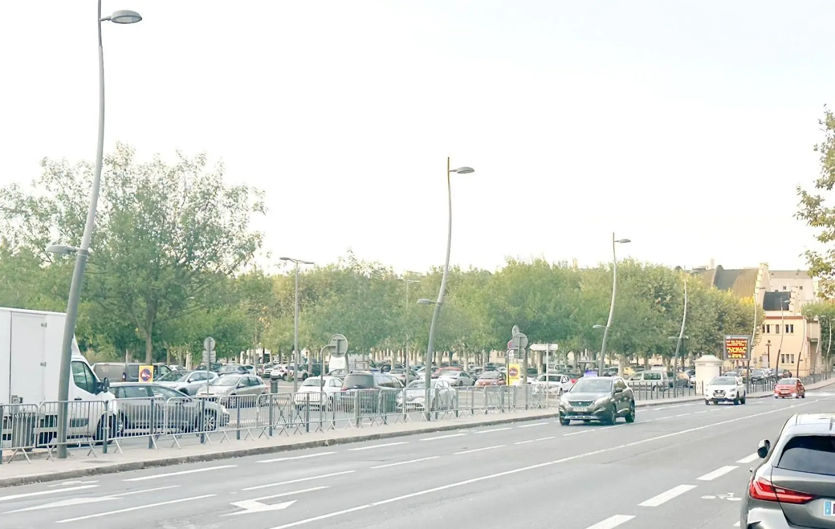 L'Oasis - Le Central Caladois Proche Rue Nationale Villefranche-sur-Saône Frankrike